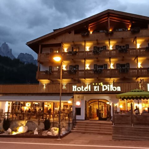 Hotel El Pilon notturna